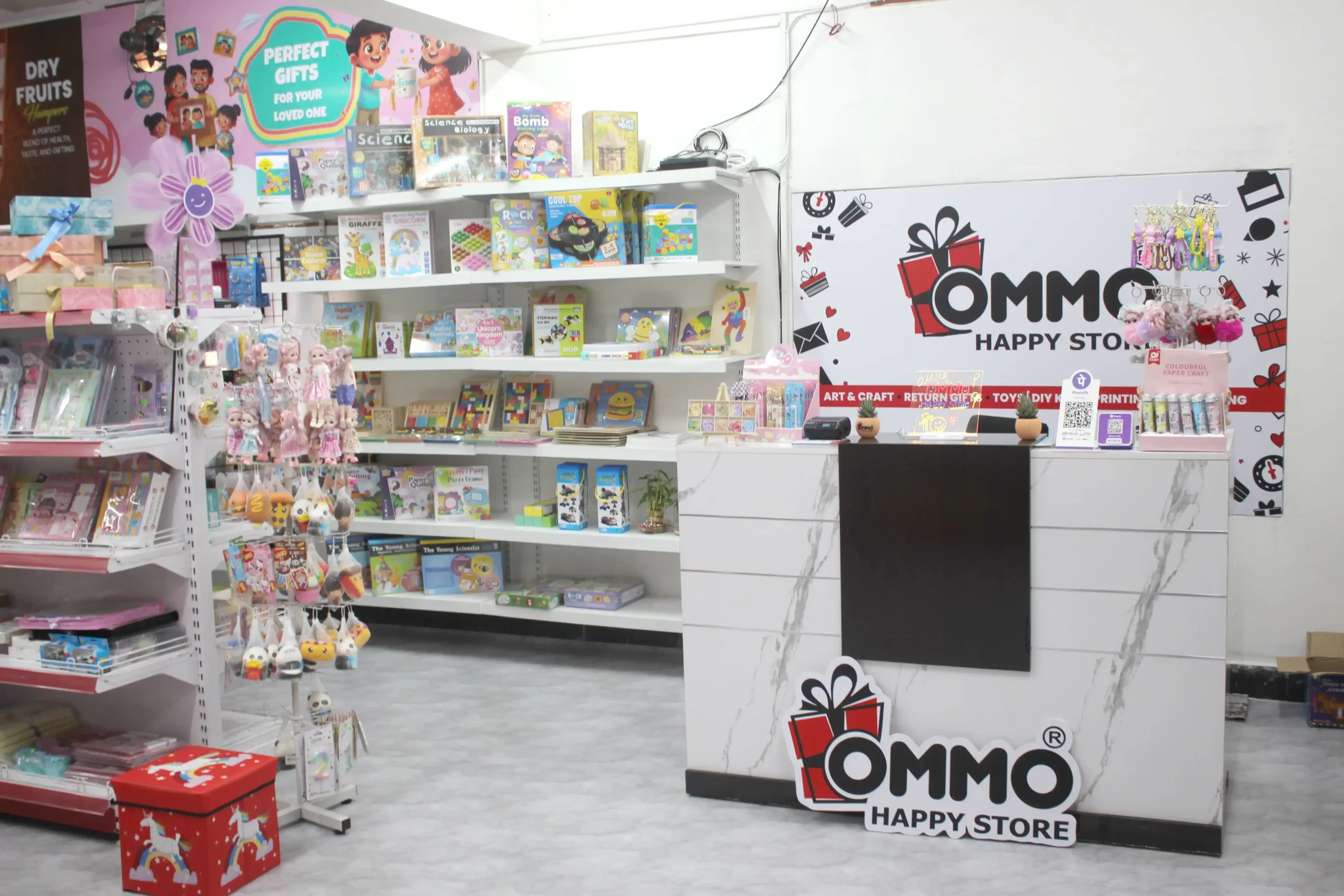 Ommo-Happy-Store-Counter