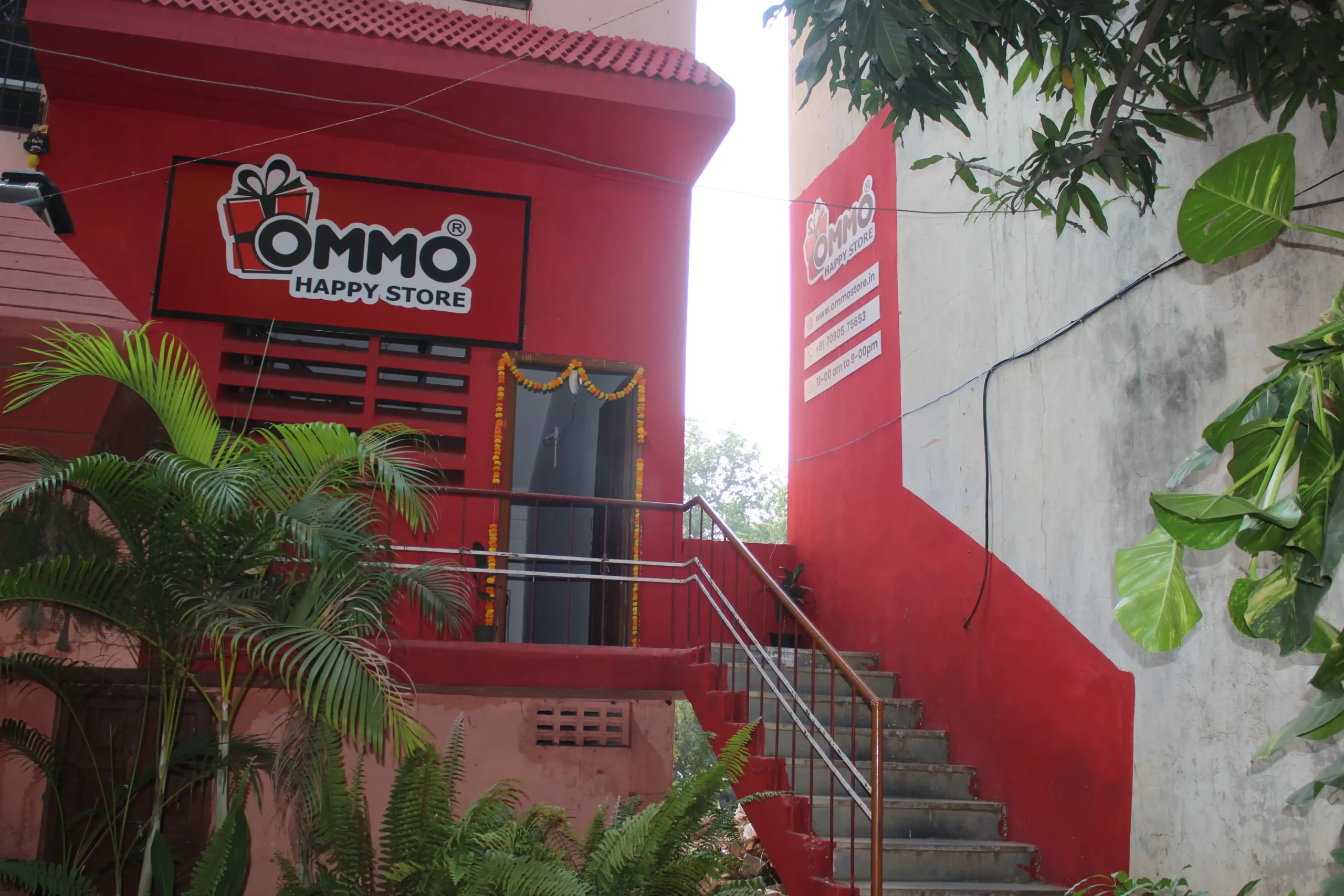 Ommo-Happy-Store-Outer-front-Look-Entrance